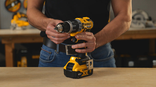 DeWalt DCK551P3T-QW Kit Outils 18 V Jaune/Noir
