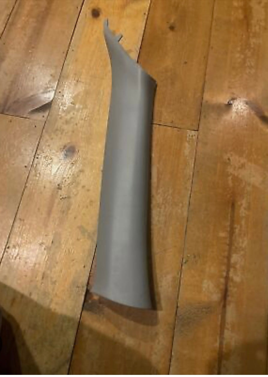 15/19 montant de porte AVG Chevrolet silverado.